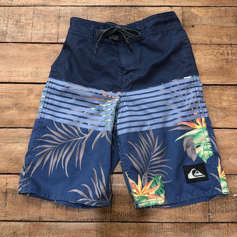 Quiksilver Boys Board Shorts Size 6